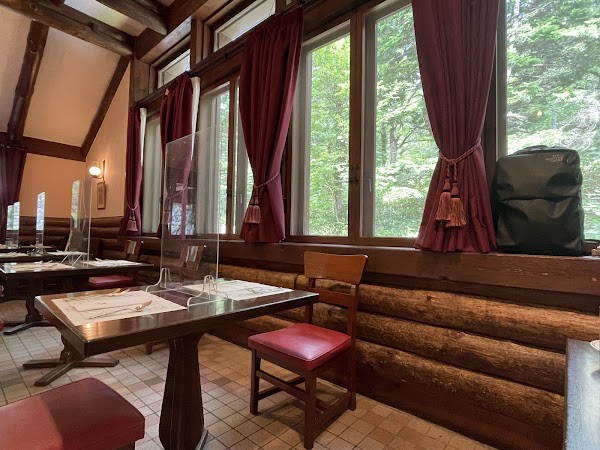 Casual Dining Alpenrose 1