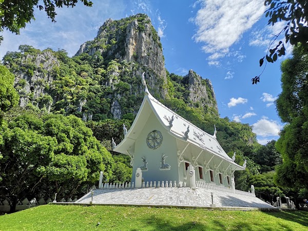 Wat Tham Phra Phothisat 1