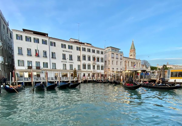 Gondola Dogana Vallaresso