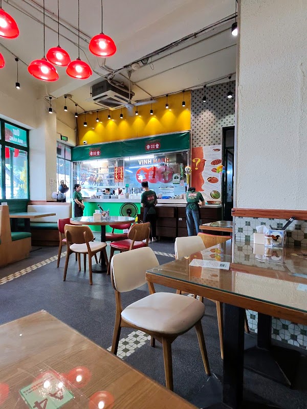 Vinh Hanh Hong Kong Style Restaurant 2