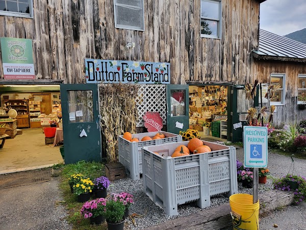 Dutton Farmstand