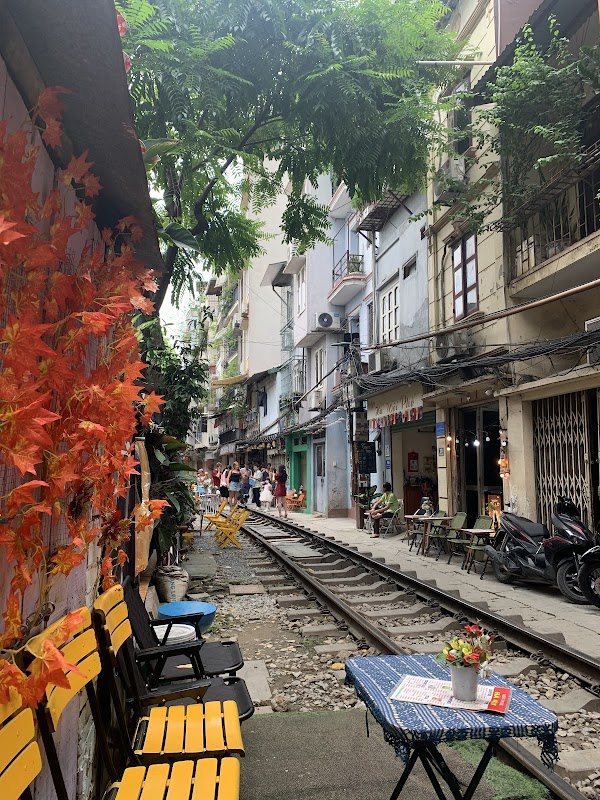 Train Street Hanoi 4