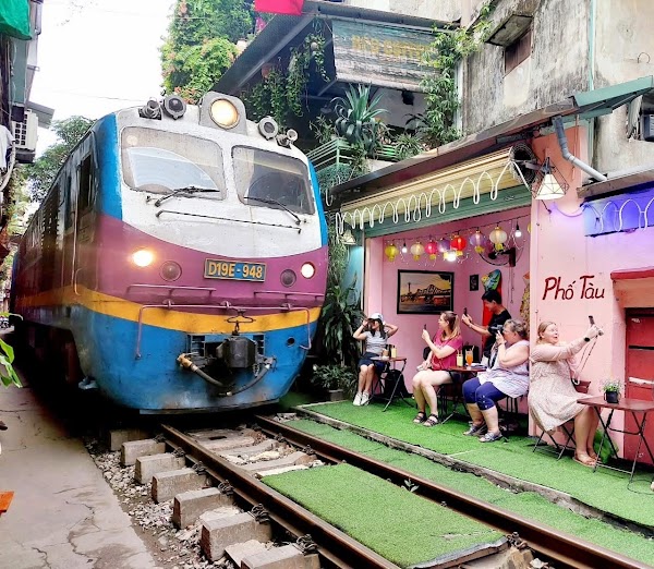 Train Street Hanoi 3