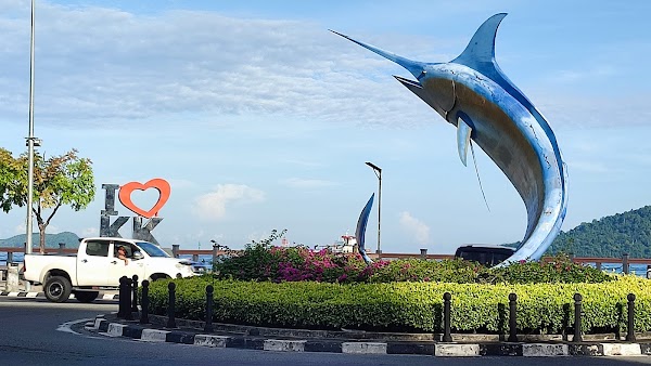 Marlin Statue 1