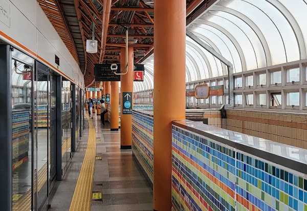 Oksu station