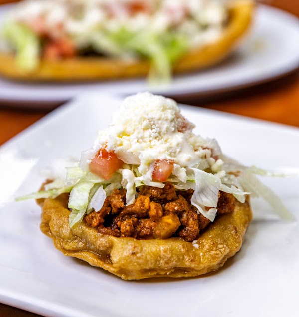 Pupusas Y Tacos Los Reyes 5