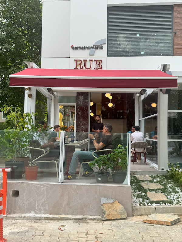 Rue De Fleur