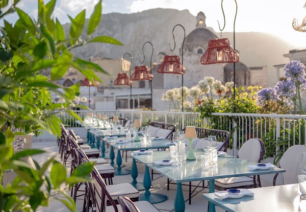 Bianca Rooftop Carne & Crudo
