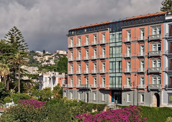De Bonart Naples, Curio Collection by Hilton