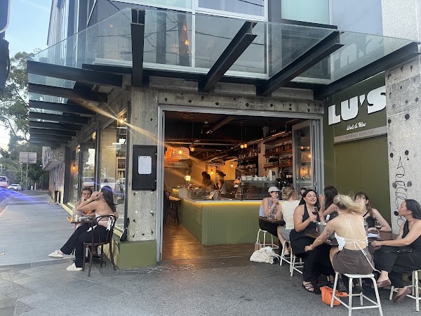 Lu's Deli & Wine 1