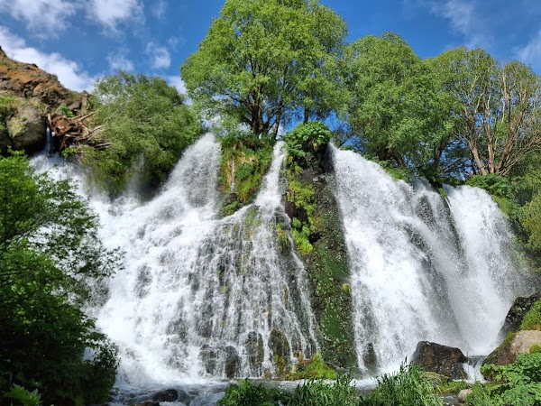 Shaki Waterfall 1