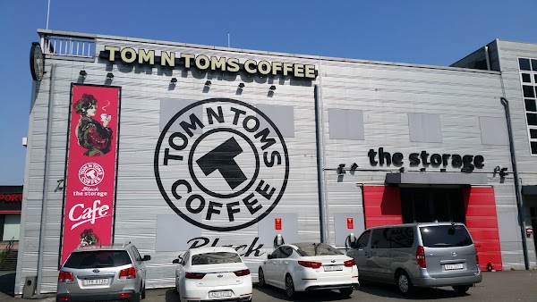 Tom N Toms Coffee