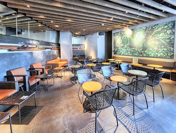 Starbucks Coffee - Tokyu Plaza Omotesando Harajuku 1