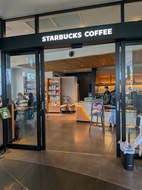 Starbucks Coffee - Tokyu Plaza Omotesando Harajuku 3