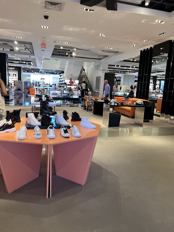 Bloomingdale's 5