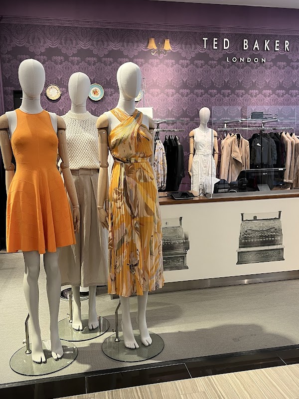 Bloomingdale's 4