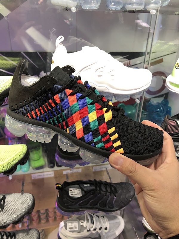 atmos BLUE OMOTESANDO 3