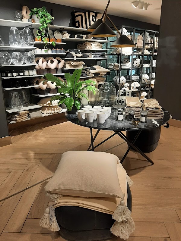 H&M 3
