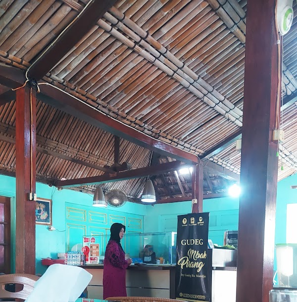 Gudeg Mbak Pirang 3