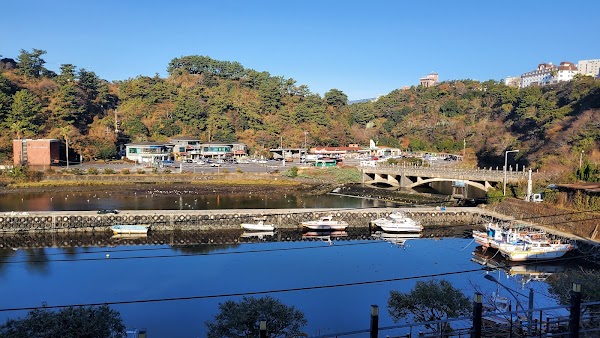 Cheonjiyeon Crystal Hotel