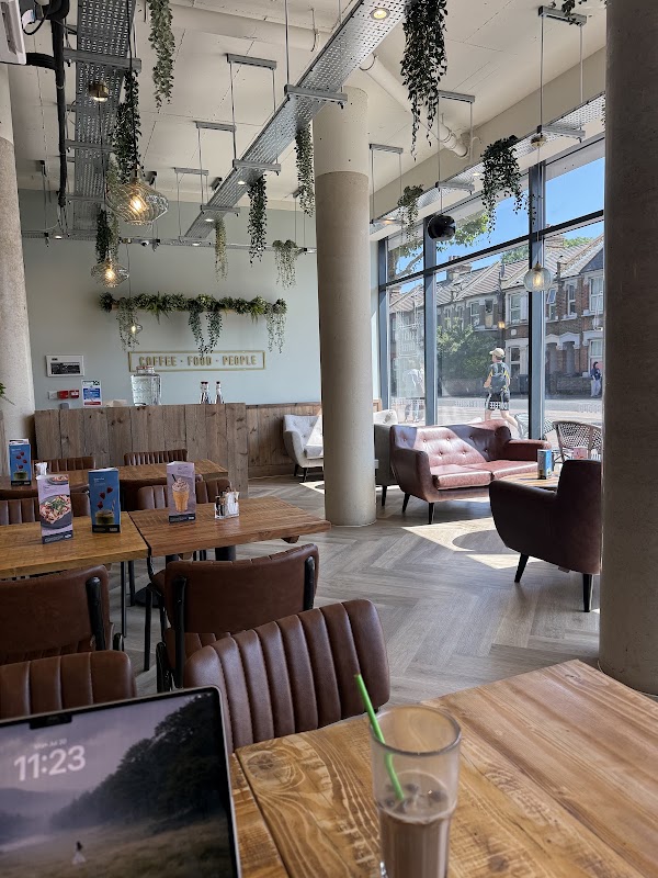 Esquires Coffee Walthamstow 2