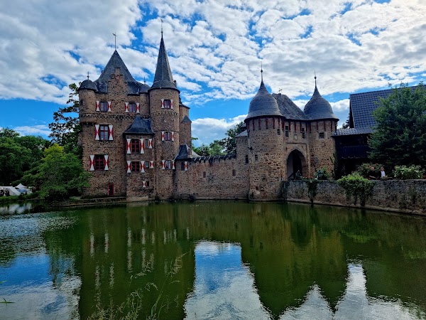 Burg Satzvey 1
