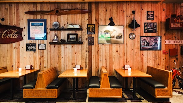Nuri's Pizza Tavern