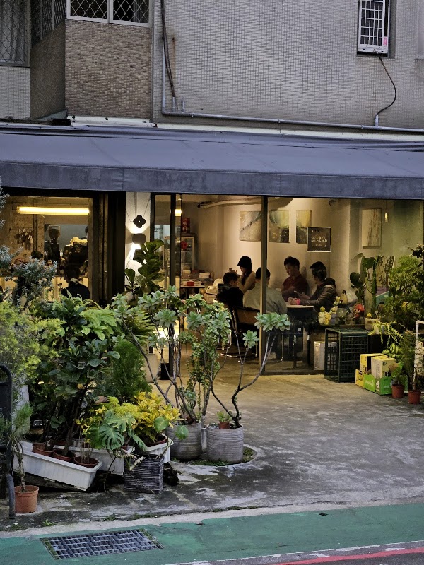 Ariel lee ．Cafe
