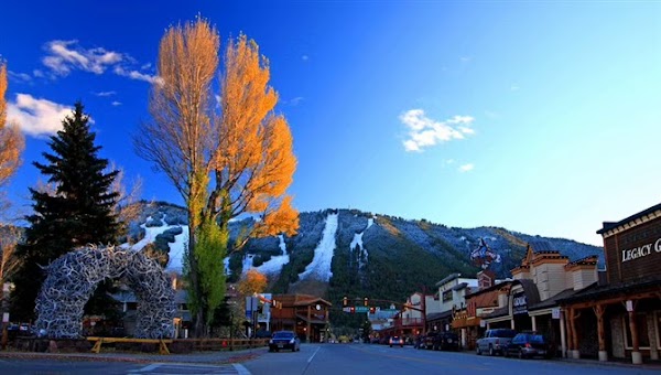 Jackson Hole’s Elk Antler Arch 3