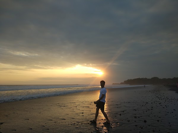 Pantai Kelating 4