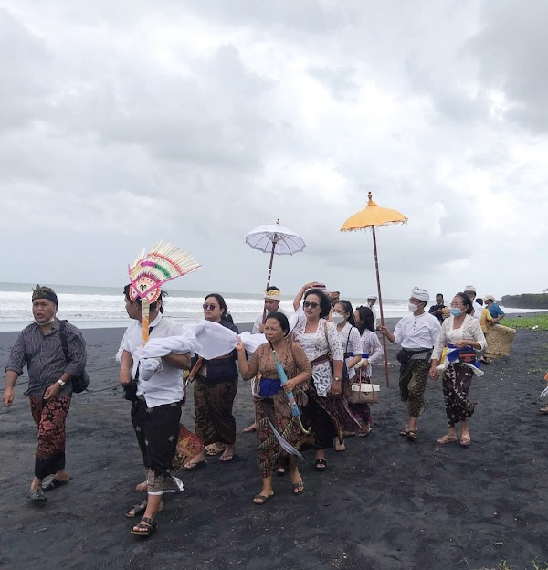 Pantai Kelating 2