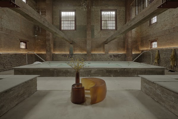 Pocketbook Hudson Baths 1