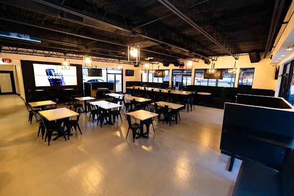Model Kitchen + Bar 4