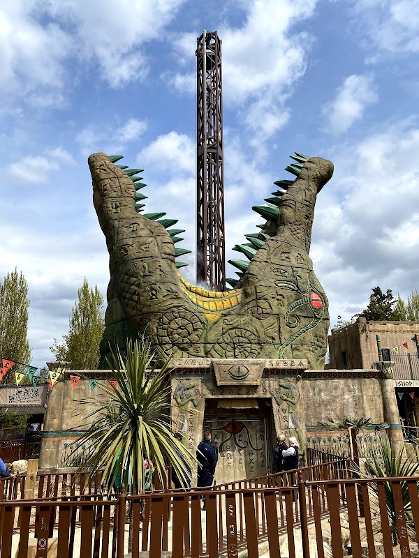 Chessington World of Adventures Resort 2