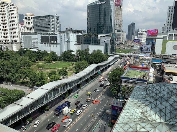 R Walk (Ratchaprasong SkyWalk) 1