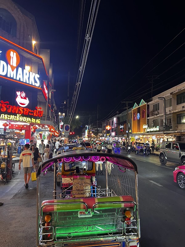Banthat Thong Road 4