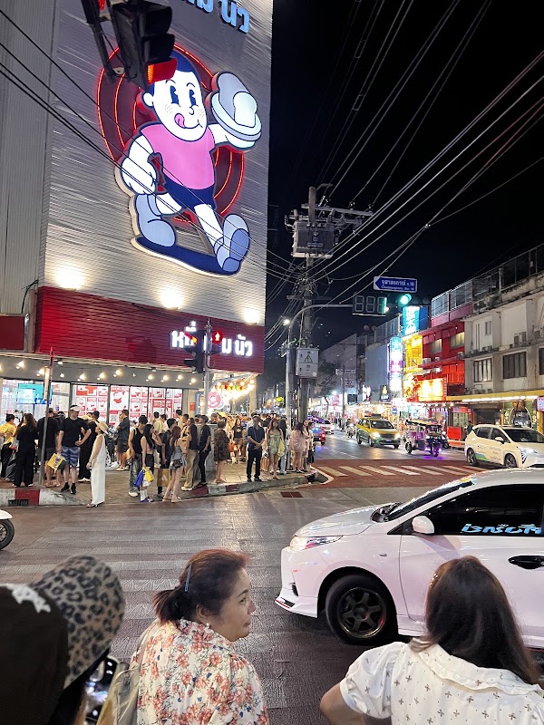 Banthat Thong Road 3