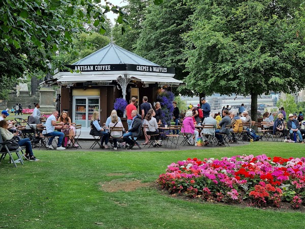 Sir Walter's Cafe in the Gardens 2