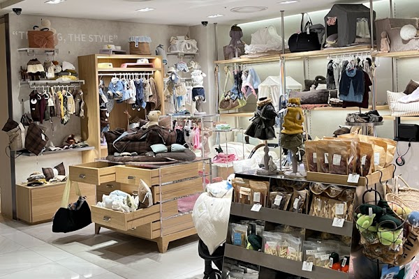 Louisdog Boutique Hyundai Department Apkujeong Main Store