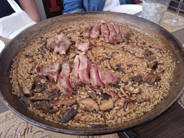 "FIESTA" EL BAR DEL MERCAO 2
