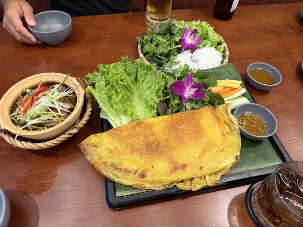 Hoang’s Kitchen - Vietnamese cuisine & vegan food 4 3