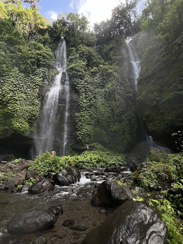 Fiji Waterfall Lemukih 1