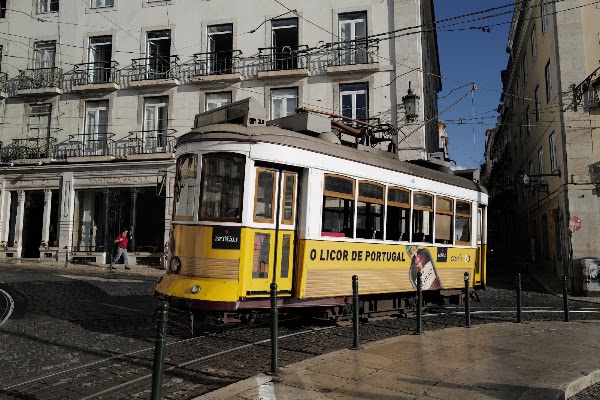 Praça Luís de Camões 3