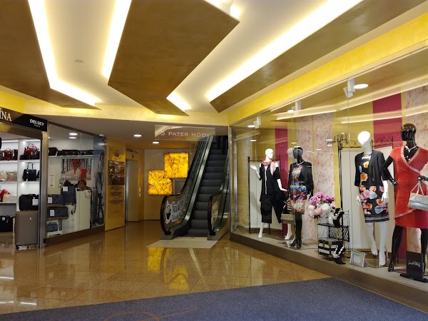 Fashion house 5