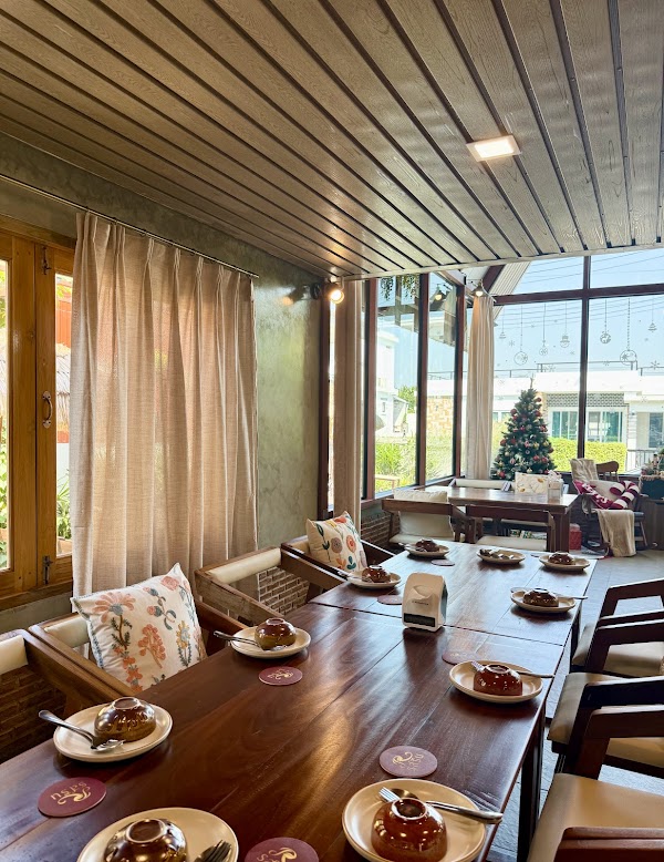 Rossarin Eatery Huahin 1