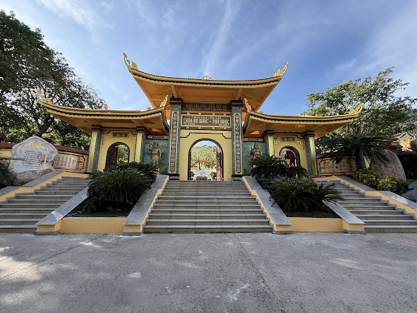 Hộ Quốc Temple