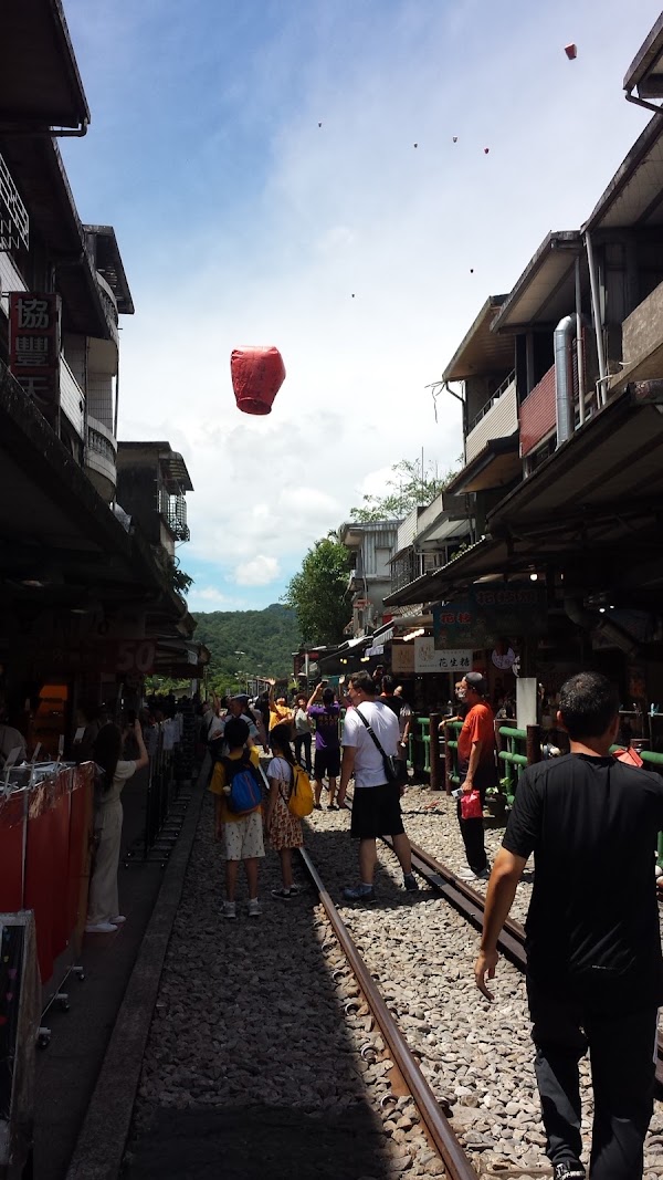Shifen Street 5