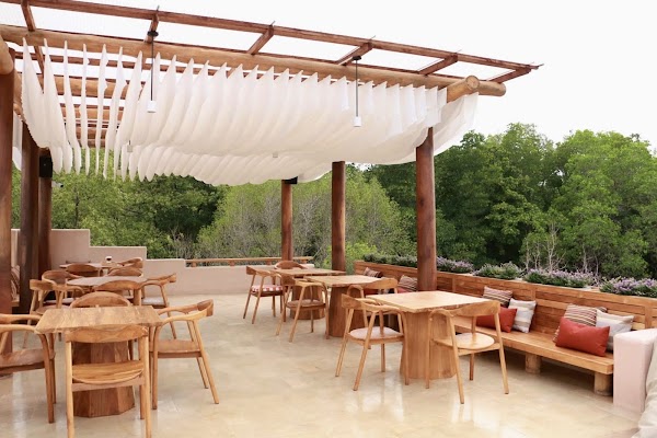 Lawon Canal Café 1