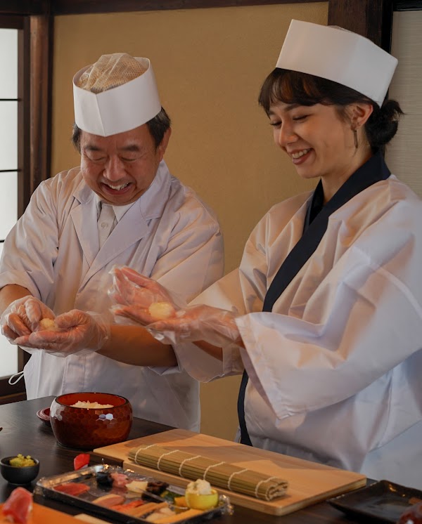 結 musubu Exclusive Sushi Lesson with Professional Sushi Chef 4