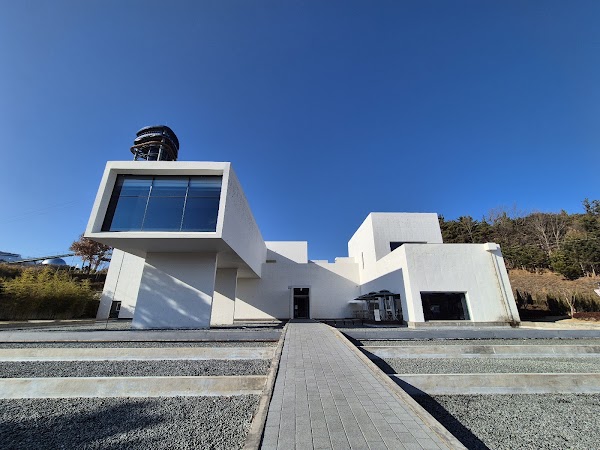 Namwon City Kimbyungjong Art Museum